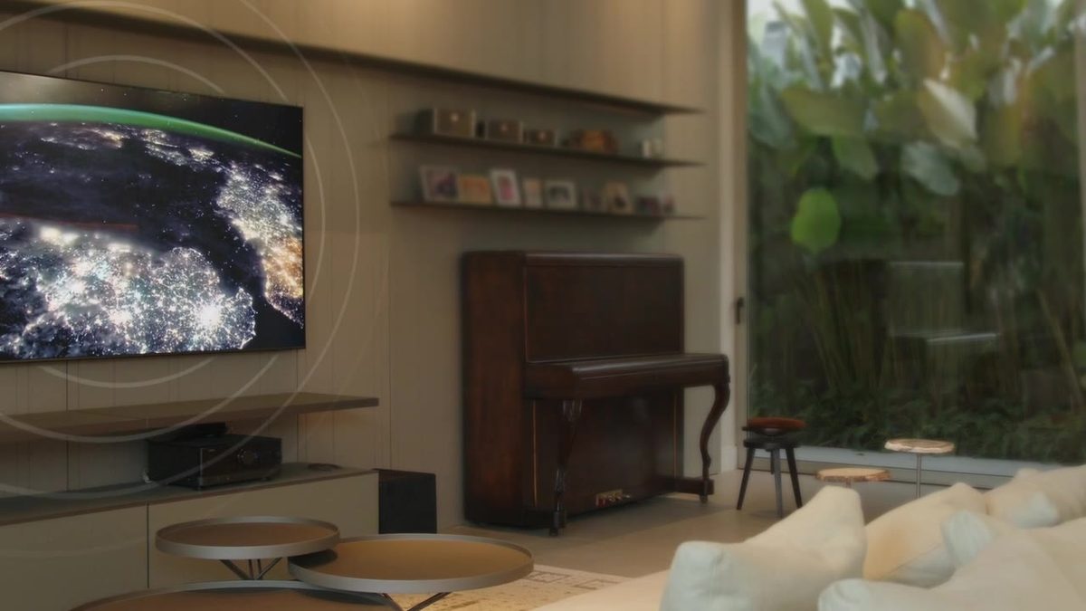 Ambiente de estar com luz natural em uma casa com projeto Deep on Tech