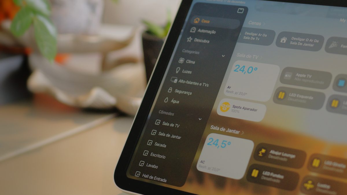app Casa em português em um iPad sobre o aparador